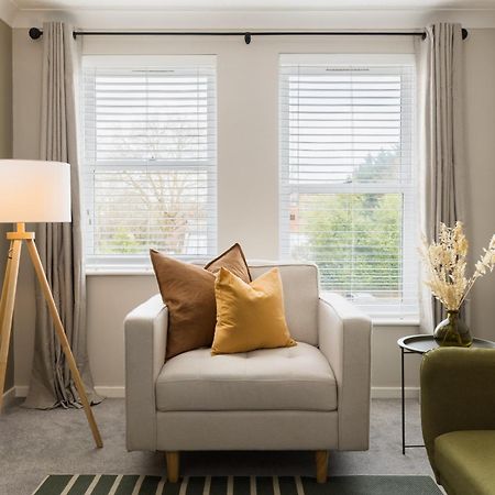 Modern 2-Bedroom Apartments With Free Parking In Leamington Spa Exterior foto