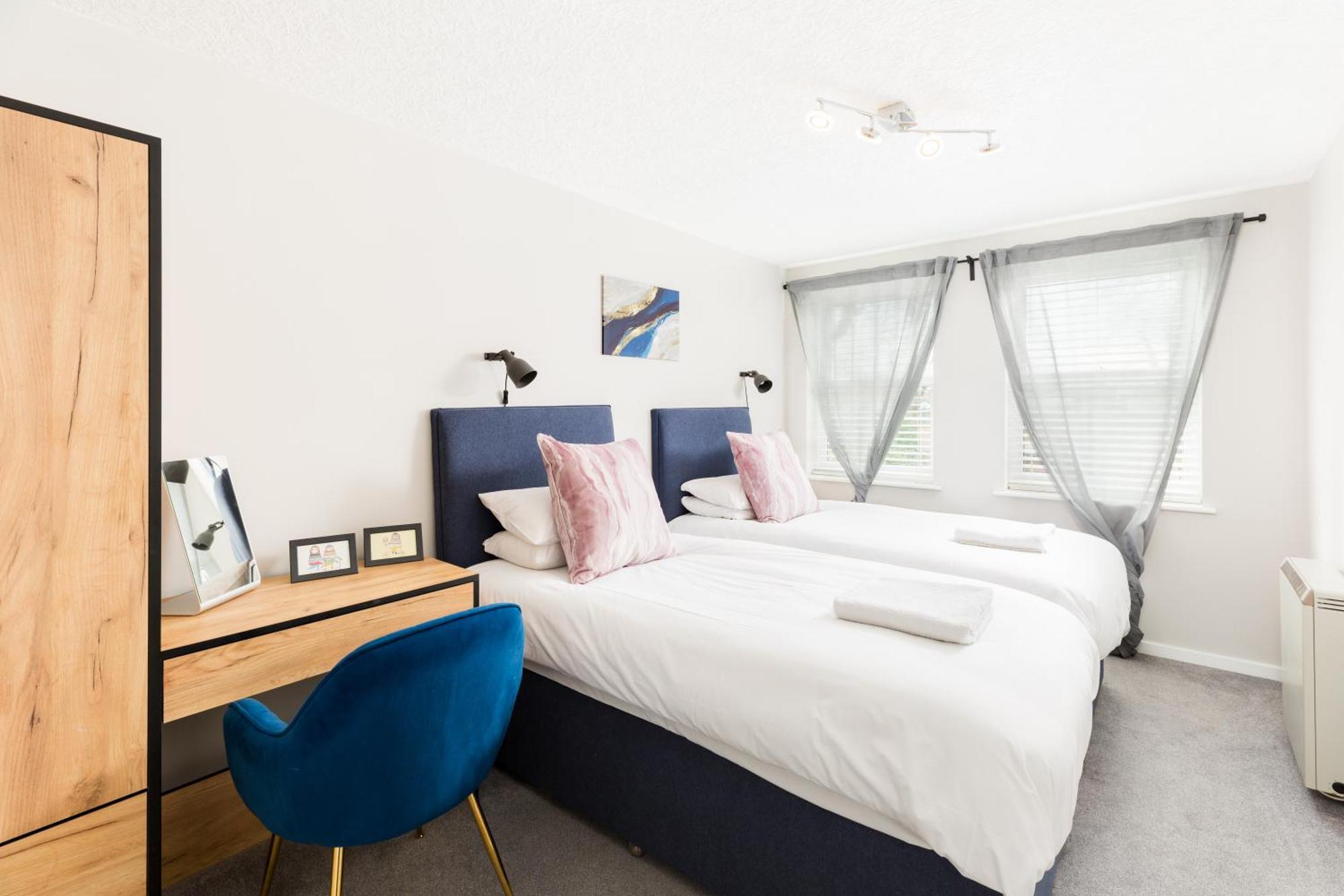 Modern 2-Bedroom Apartments With Free Parking In Leamington Spa Exterior foto