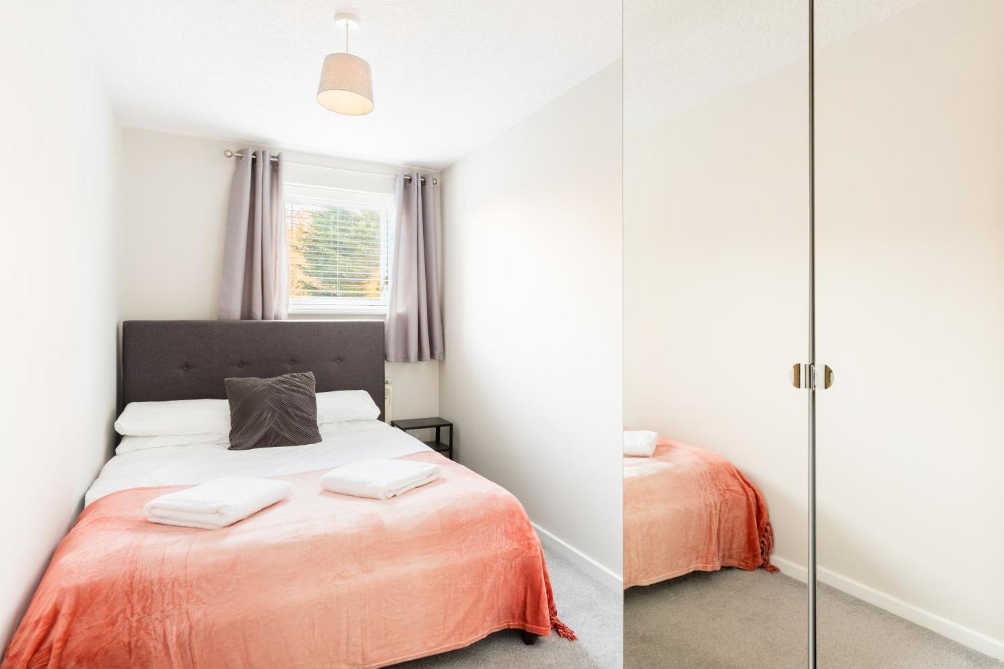 Modern 2-Bedroom Apartments With Free Parking In Leamington Spa Exterior foto