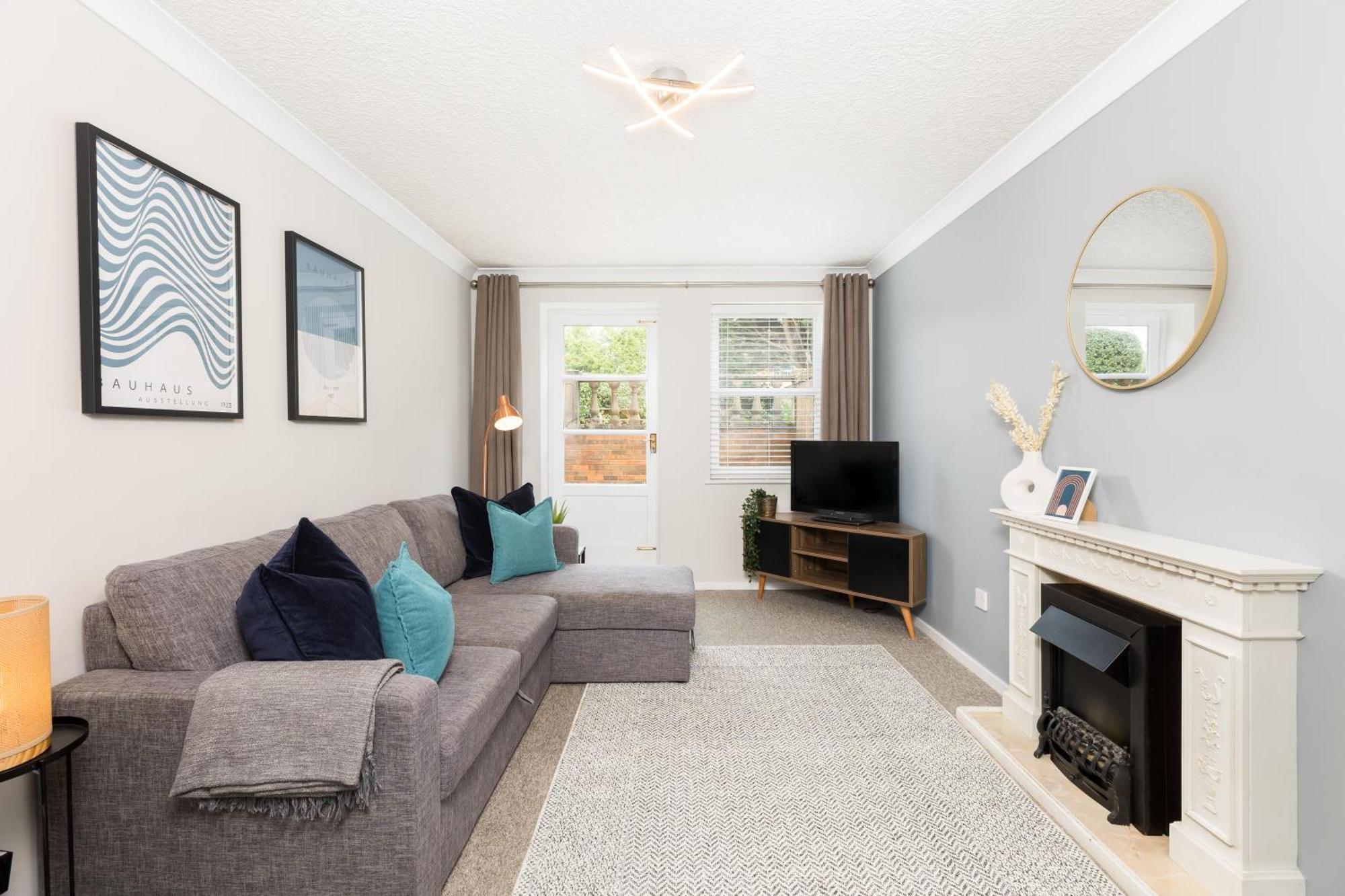 Modern 2-Bedroom Apartments With Free Parking In Leamington Spa Exterior foto