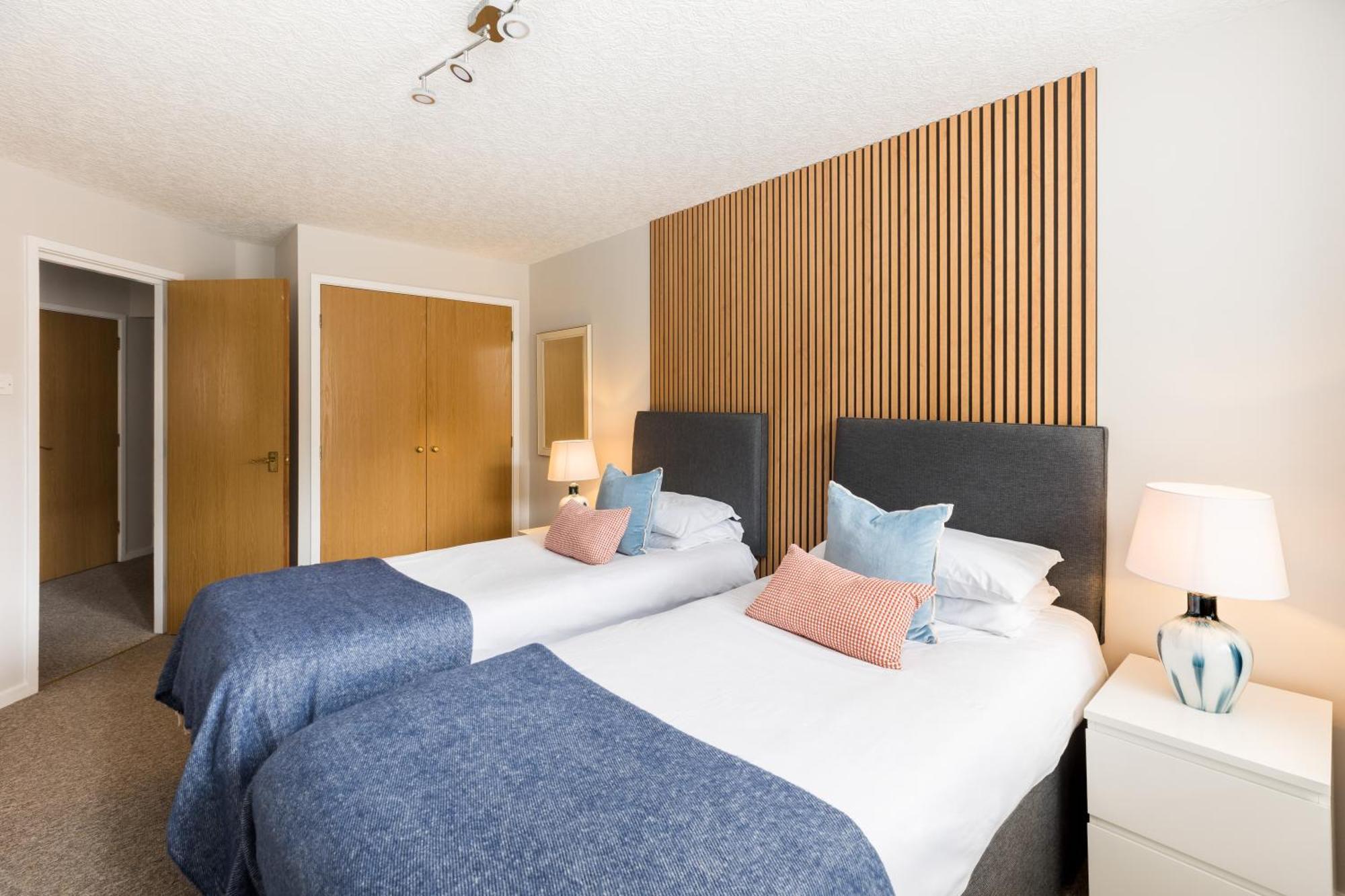 Modern 2-Bedroom Apartments With Free Parking In Leamington Spa Exterior foto