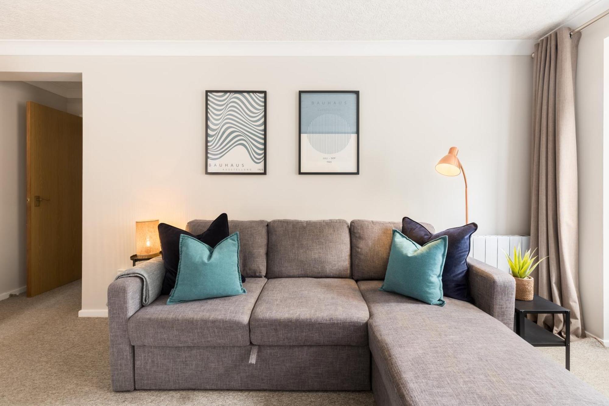 Modern 2-Bedroom Apartments With Free Parking In Leamington Spa Exterior foto