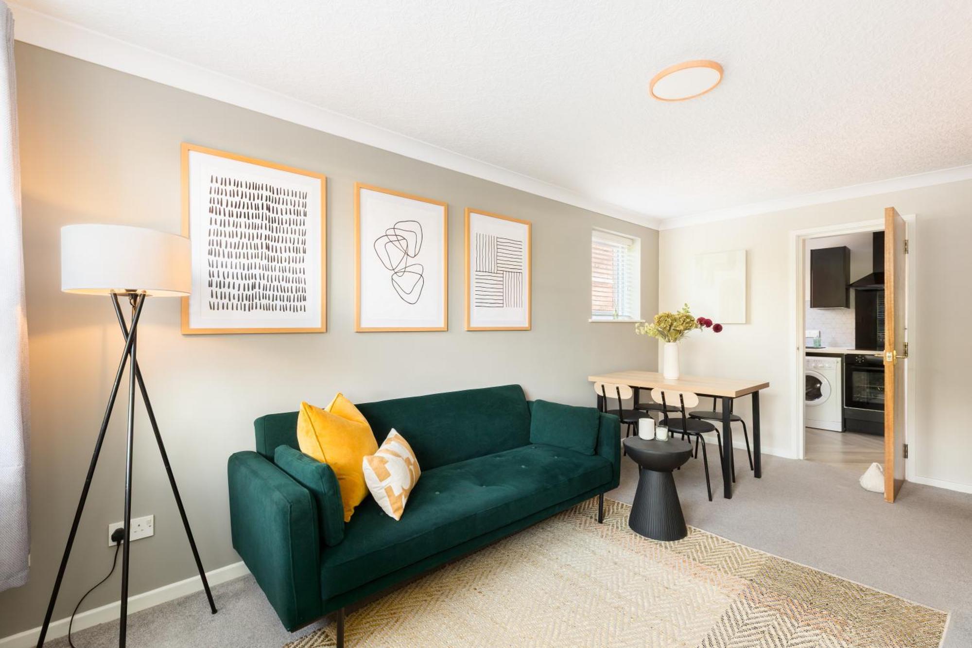 Modern 2-Bedroom Apartments With Free Parking In Leamington Spa Exterior foto