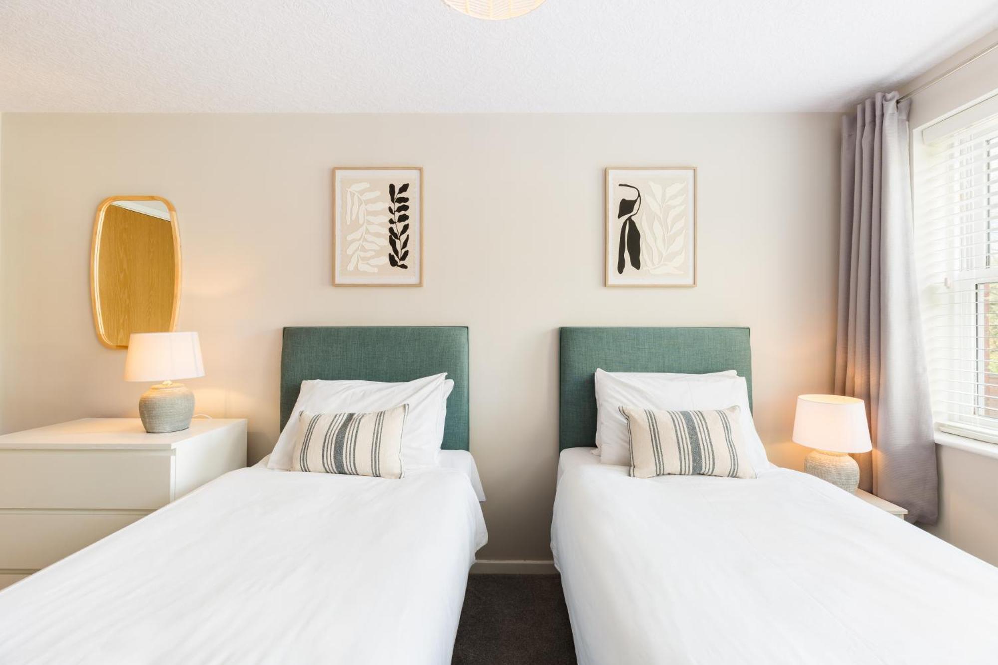 Modern 2-Bedroom Apartments With Free Parking In Leamington Spa Exterior foto